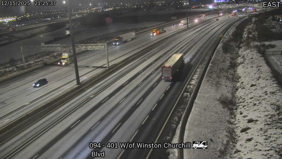 Springwater › South: Highway 26 near Horseshoe Valley Road, Looking South