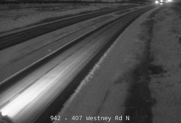 Puslinch › South: Highway 401 near Highway 6, Looking South