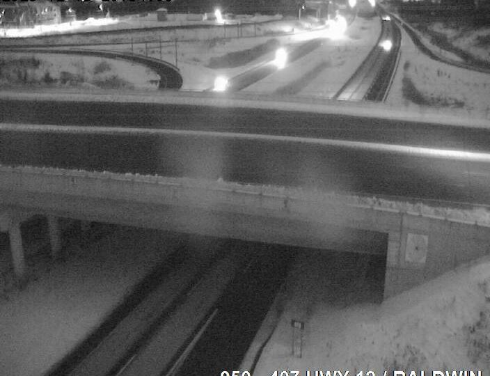 Scarborough › East: Highway 401 near Midland Avenue, Looking East