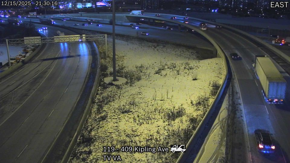 Greater Napanee › East: Highway 401 at Palace Road, Looking East