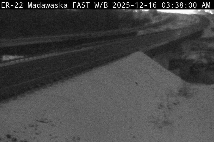 Arnprior › North: Highway 417 near Decosta Street, Looking North