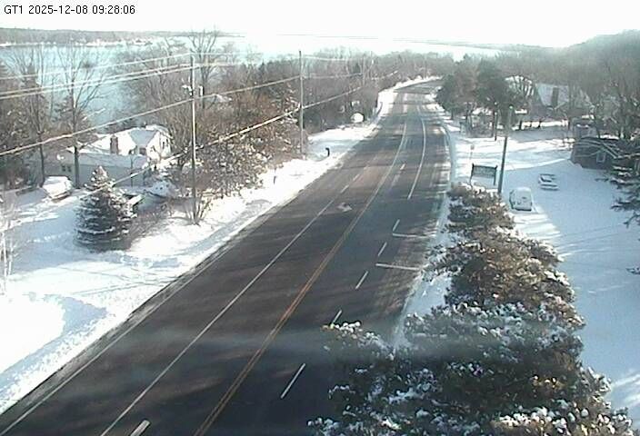 Glenora: Highway 33 near Mountain Road