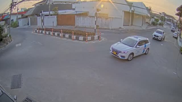 Nong Pla Lai: Sawangfa 2 - Sukhumvit Pattaya 4