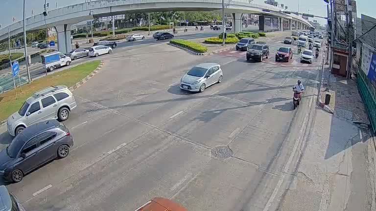 Pattaya: Faulty Towers Baan Luk Kha