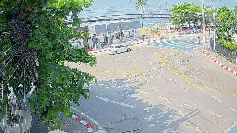 Na Chom Thian: Jomtiensaineung Road