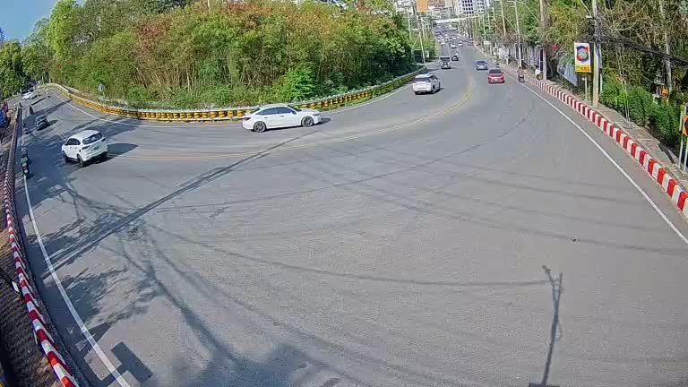 Pattaya: Phra Tamnak