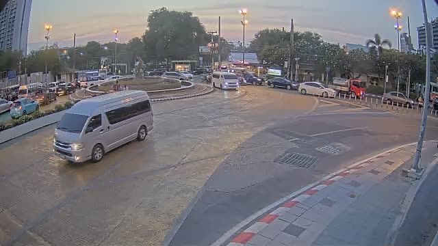 Pattaya: Dolphin Circle