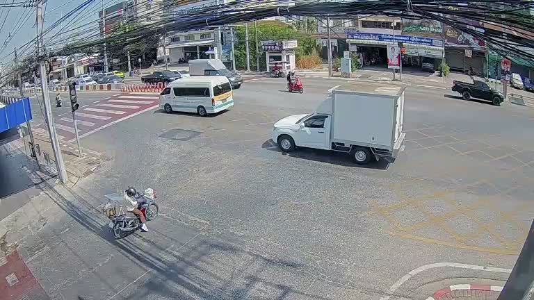 Nong Pla Lai: Sawangfa Road