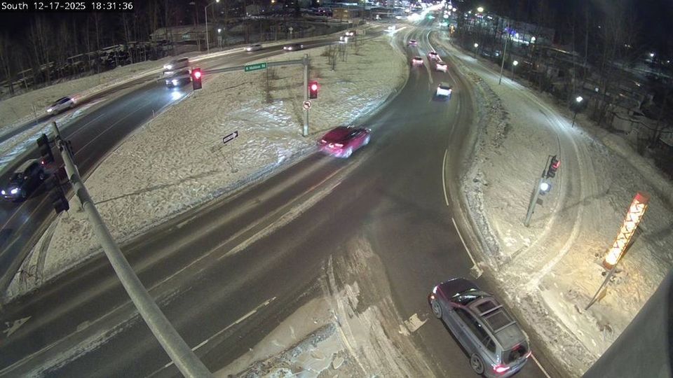 Anchorage: Victoria Hills Condominiums: Muldoon Road (Glenn Hwy & Muldoon Road South Ramp)