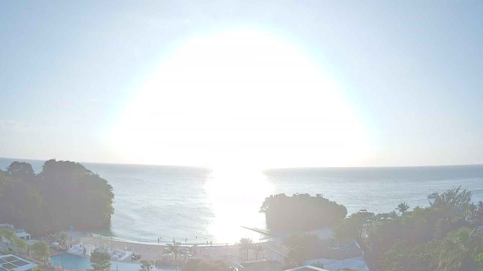 Malay: Crimson Resort and Spa Boracay - Punta Bunga Beach - Sibuyan Sea