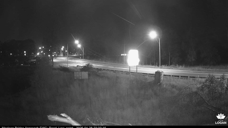 Greenbank: MacLean Bridge - Mount Lindesay Highway