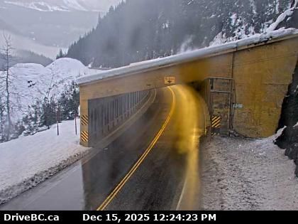 Area B › West: Highway 1 about 46 km east of Revelstoke, looking west