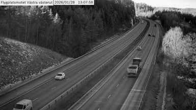 Knos › West: Flygplatsmotet Västra västerut