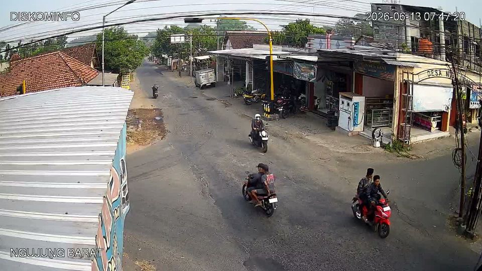 Lengkong › West: Traffic Light Kedung Celeng