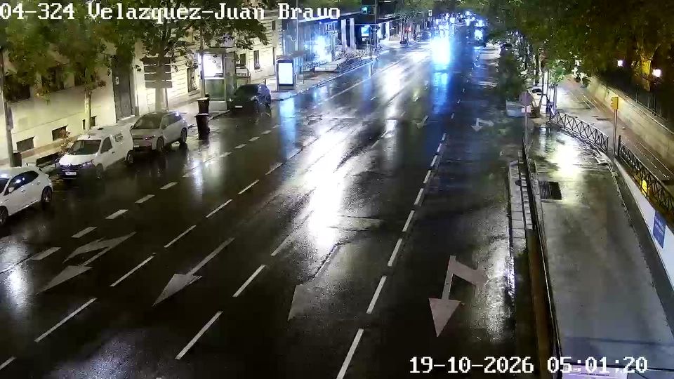 Madrid: Castellana: VELAZQUEZ - JUAN BRAVO