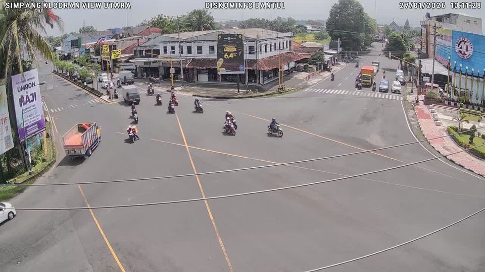 Bantul › North: ꦱꦶꦩ꧀ꦥꦁꦄꦼꦩ꧀ꦥꦠ꧀ꦏ꧀ꦭꦺꦴꦢꦿꦤ꧀ Simpang Empat Klodran