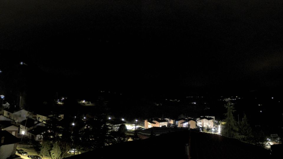 Castelnovo ne' Monti › South-west: Croce Verde Castelnovo Ne' Monti - Vetto - Pietra di Bismantova