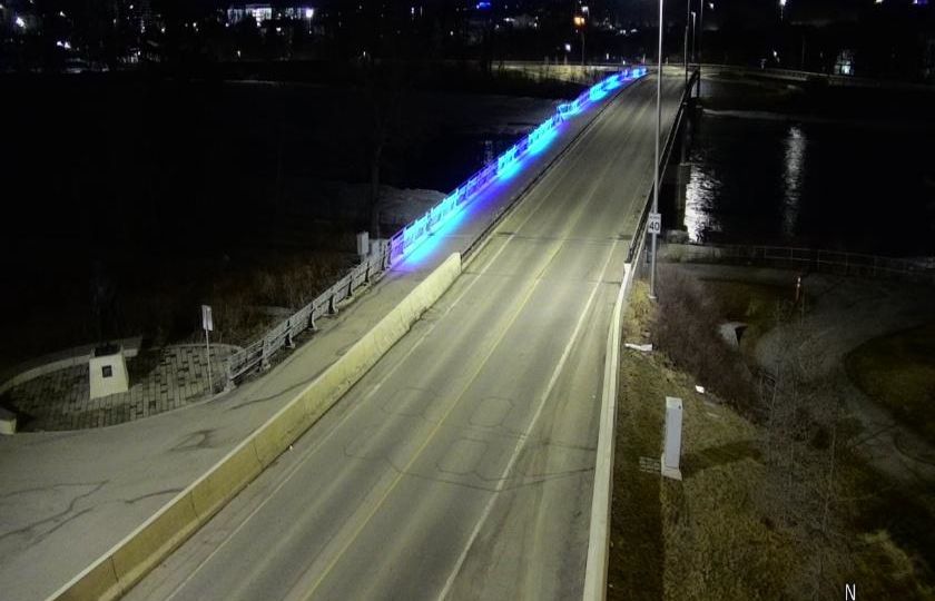 Calgary › North-east: 12 Street Southeast - Bow River