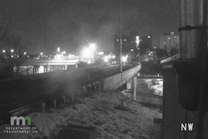 Minneapolis › North-west: I-35W: T.H.55 NB @ I-94 (Hiawatha TMC Shelter)