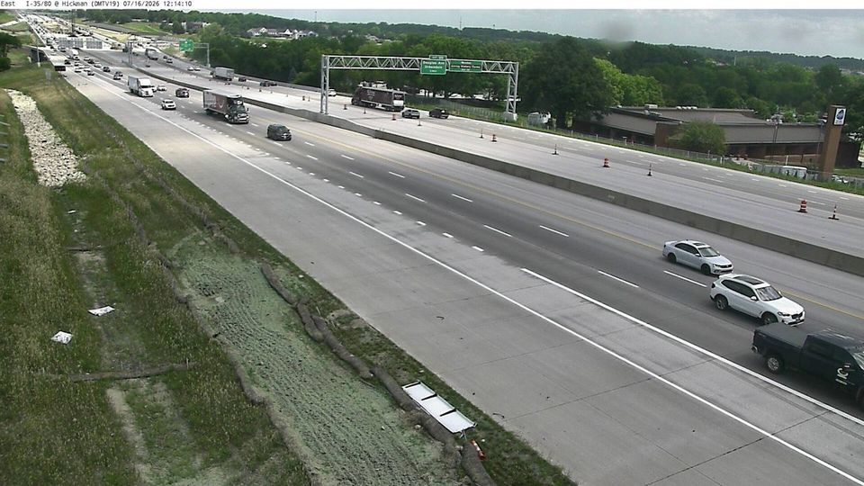 Clive: DM - I-35/80 @ MM 124.2 (Hickman Rd)