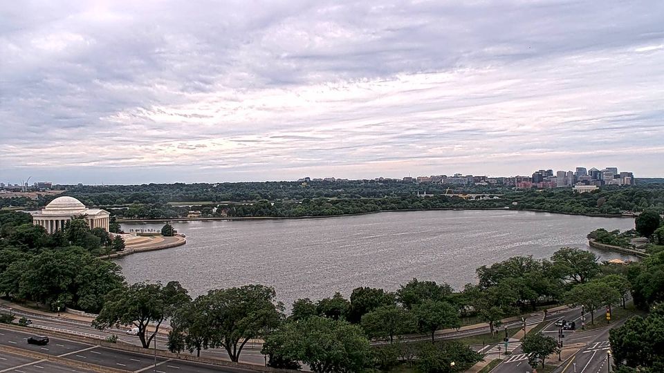 Washington › West: Thomas Jefferson Memorial - Tidal Basin - Lincoln Memorial