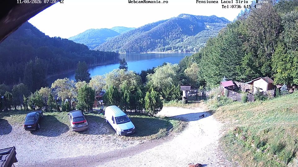 Siriu › South: Lake Siriu