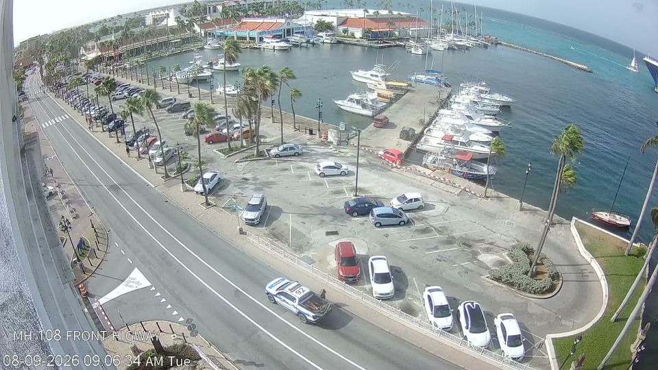 Oranjestad › South: L.G. Smith Boulevard - Renaissance Marina
