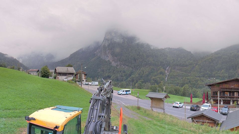 Sixt-Fer-a-Cheval: Parking de la Feulatière