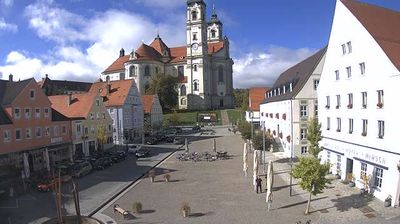 Ottobeuren › West: Brunnen am Marktplatz - Marktplatz - Basilika St. Alexander und St. Theodor