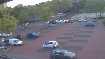 Rotterdam: Hoogvliet Rotterdam: Barry's Middenbaan Noord (Zuid) - Nederland WebCam