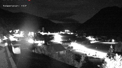 Mustair › North: Kloster St. Johann Heiligkreuzkappelle - museum & butia