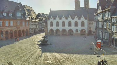 Goslar: Goslarer Marktplatz und Rathaus