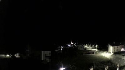 Webcam Gemeinde Holzgau › South-west: Wohlfühlhotel Berg Heil - Pfarrkirche zu unserer lieben Frau Maria Himmelfahrt - Lechtal Straße