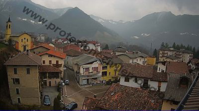 Moggio: Moggio - Piazza Pradello