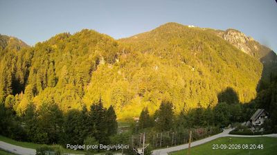 Podljubelj › North-west: Ribogojnica Lajb - Spletna trgovina z oblačili iz merino volne | Hope`s Bivouac