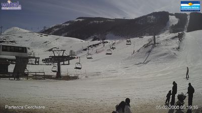 Rocca di Cambio: Campo Felice abruzzo: Partenza seggiovia Cerchiare