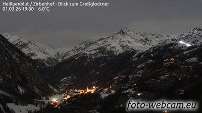 Heiligenblut am Grossglockner: Heiligenblut - Zirbenhof - Blick zum Großglockner