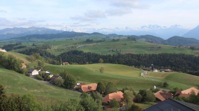Oberdiessbach › South: Lake Thun - Blüemlisalphorn