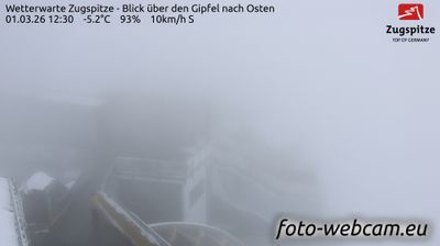 Grainau: Wetterwarte Zugspitze - Blick über den Gipfel nach Osten