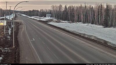 Muskwa › Nord: Highway 97 at Fort Nelson weigh scale, looking north