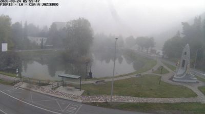 Liptovsky Hradok - Dovalovo › North-east: Pamätník na výročie prvej svetovej vojny - Jazierko pod Skalkou - Zrúcanina hradu a kaštiel Liptovský Hrádok