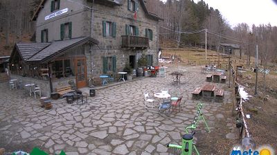 Fanano: Emilia-Romagna, Italia: Rifugio Capanno Tassoni