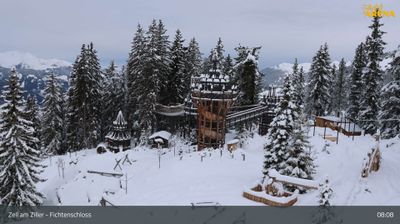 Marktgemeinde Zell am Ziller: Zell am Ziller, Zillertalarena - Fichtenschloss, Fichtenschloss auf der Rosenalm