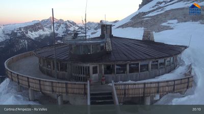 Cortina d'Ampezzo › North-west: Capanna Ra Valles 2470 m