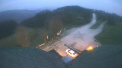 okres Nové Mesto nad Váhom › East: Holubyho chata