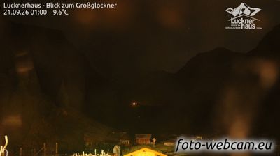 Gemeinde Kals am Grossglockner: Lucknerhaus - Blick zum Großglockner