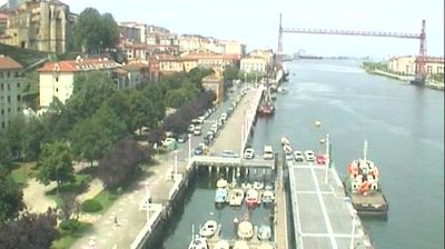Portugalete › North-west: Monumento Expedición Elcano - Andra Maria basilika - Nervión River