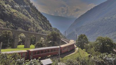 Brusio: Li Canvi: Webcam Trenino Rosso - Bernina Express in Valposchiavo