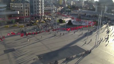 Gumussuyu Mahallesi › South-west: Taksim Square
