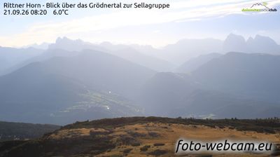 Brixen - Bressanone: Rittner: Horn - Blick über das Grödnertal zur Sellagruppe
